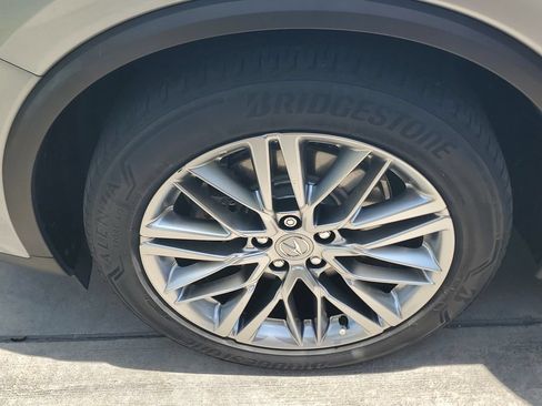 Used 2023 Acura MDX SH-AWD w/ Advance Package image 4