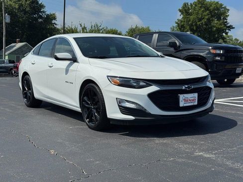 Used 2024 Chevrolet Malibu LT w/ Sport Edition FWD image 2