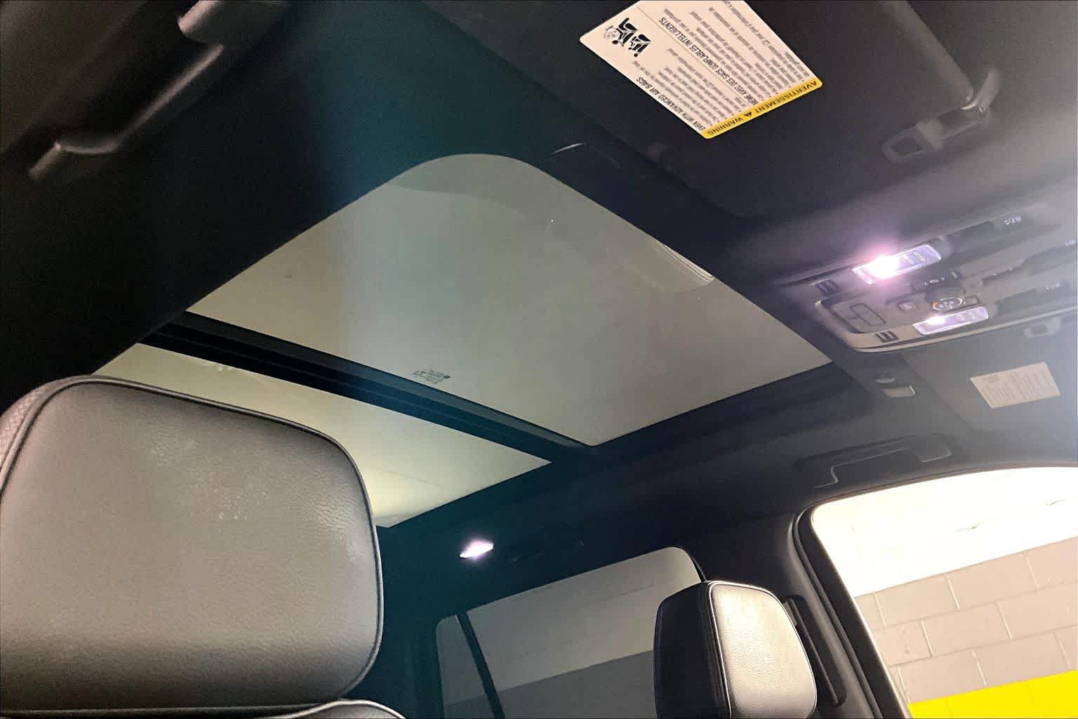 Used 2022 GMC Yukon Denali AWD/4WD image 13