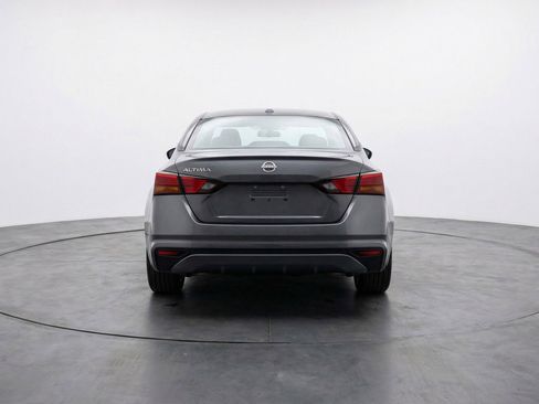 Used 2025 Nissan Altima 2.5 SV FWD image 7