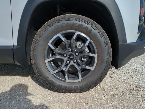 New 2026 Chevrolet Equinox ACTIV w/ Convenience Package III image 11