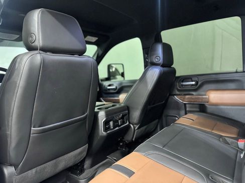 Used 2023 Chevrolet Silverado 2500 High Country w/ Z71 Off-Road Package AWD/4WD image 9