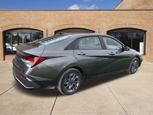 Certified 2024 Hyundai Elantra SEL image 5