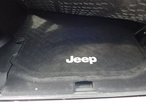 Used 2014 Jeep Wrangler Unlimited Sahara AWD/4WD image 12