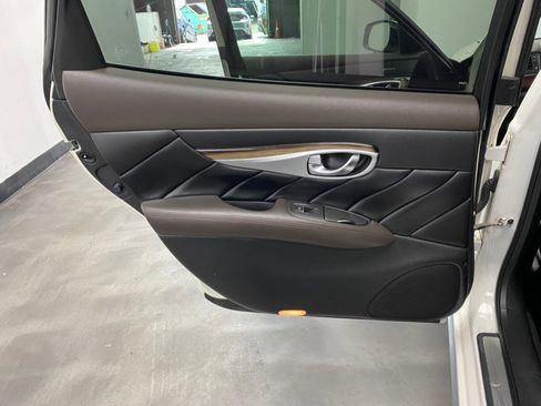 Used 2016 INFINITI Q70 L 3.7 w/ Deluxe Touring Package image 44