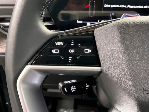 Used 2025 Audi Q5 Premium w/ Convenience Package image 19