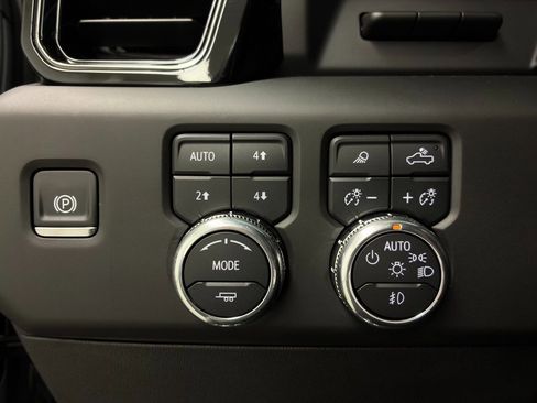 Used 2025 GMC Sierra 1500 AT4X image 34