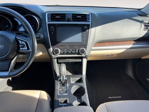 Used 2018 Subaru Outback 3.6R Limited image 11