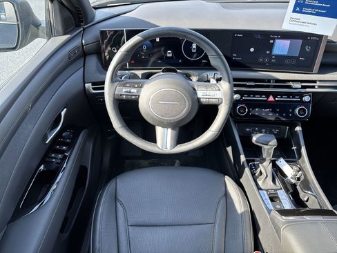 Certified 2025 Hyundai Santa Cruz Limited image 17