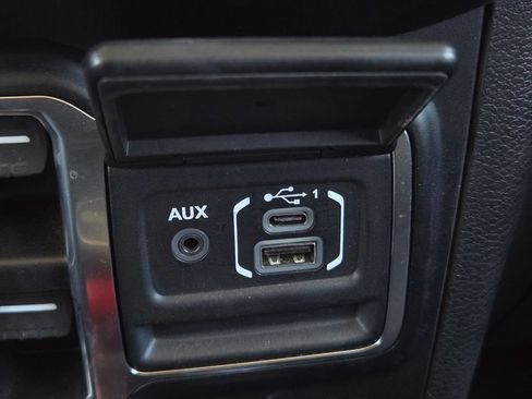 Used 2021 Jeep Wrangler Unlimited Sahara AWD/4WD image 32