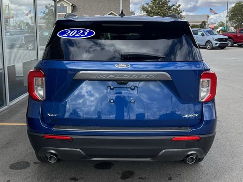 Used 2023 Ford Explorer XLT w/ Equipment Group 202A image 6