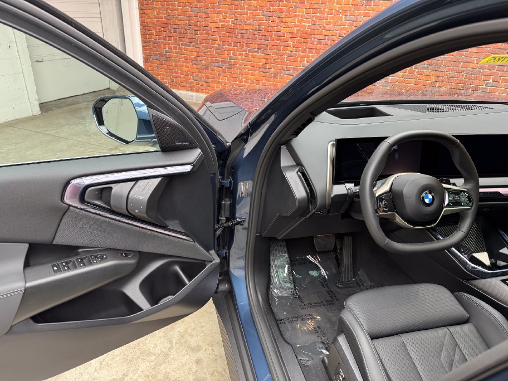 Certified 2025 BMW X3 xDrive30i w/ Premium Package AWD/4WD image 9