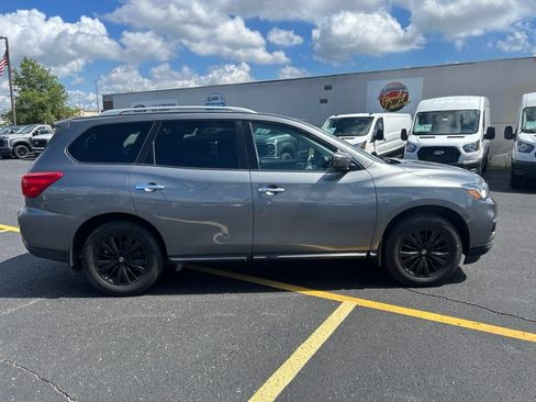 Used 2019 Nissan Pathfinder SV AWD/4WD image 4