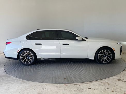 Certified 2024 BMW 750e xDrive image 7