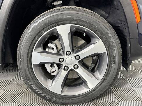 Used 2022 Jeep Grand Cherokee Limited 4xe image 31