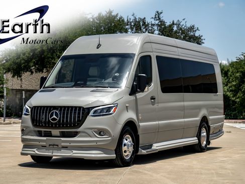 Used 2025 Mercedes-Benz Sprinter 3500 image 1