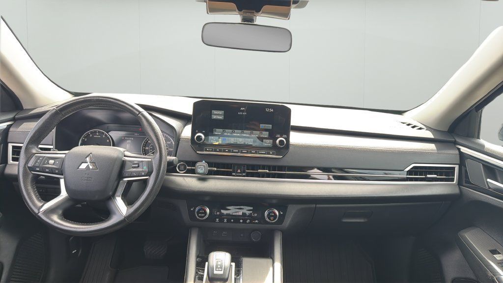 Used 2024 Mitsubishi Outlander SE FWD image 10
