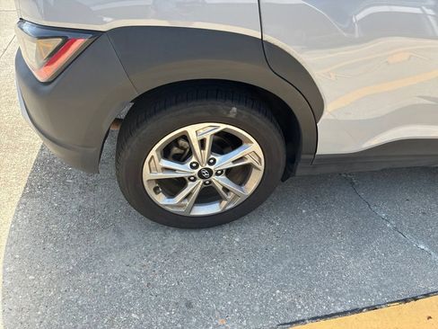 Used 2022 Hyundai Kona SEL FWD image 7