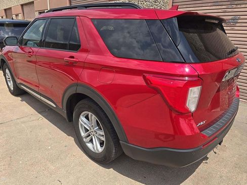 Used 2020 Ford Explorer XLT w/ Equipment Group 202A RWD image 3