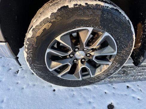 Used 2023 Chevrolet Silverado 1500 LT image 4