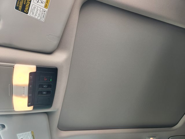 Used 2025 Nissan Rogue SV w/ SV Premium Package FWD image 25