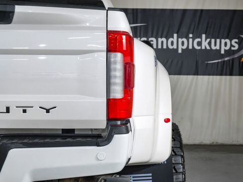 Used 2017 Ford F350 Lariat w/ Lariat Ultimate Package image 44