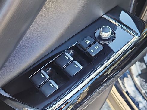 Used 2023 MAZDA CX-9 Touring image 24