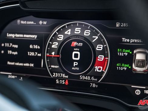 Used 2018 Audi R8 V10 w/ Premium Package image 22