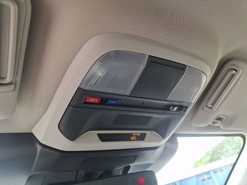 Used 2024 Subaru Crosstrek 2.0i Premium image 26