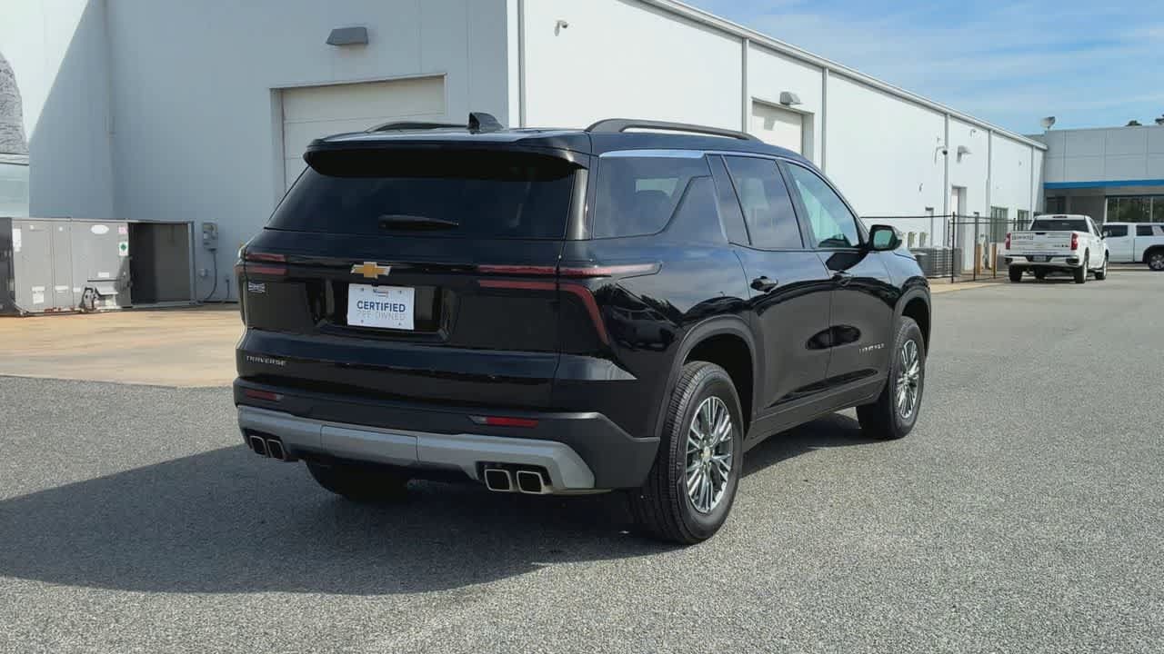 Used 2026 Chevrolet Traverse LT FWD image 8