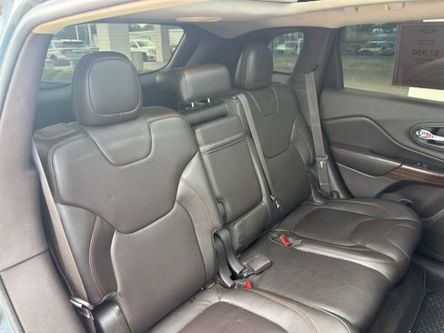 Used 2014 Jeep Cherokee Trailhawk w/ Technology Group AWD/4WD image 33