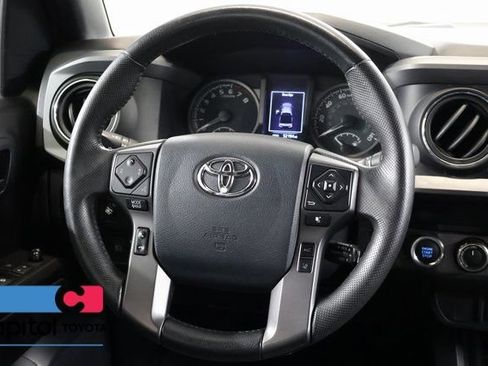 Certified 2020 Toyota Tacoma TRD Off-Road AWD/4WD image 15