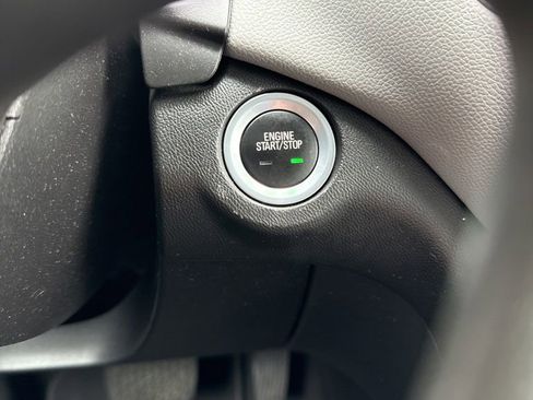 Used 2018 Chevrolet Equinox LS image 25