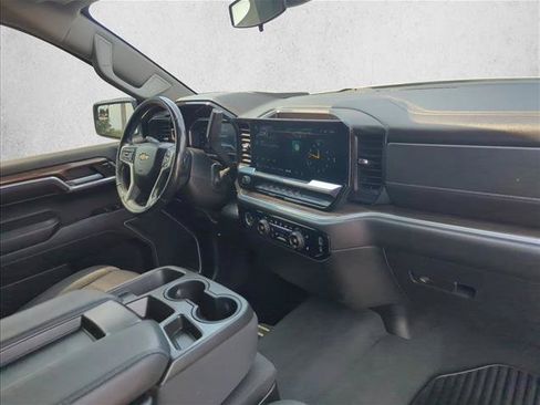 Used 2022 Chevrolet Silverado 1500 LT AWD/4WD image 21
