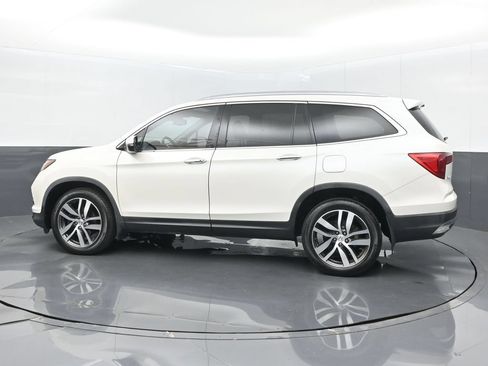 Used 2017 Honda Pilot Touring image 4