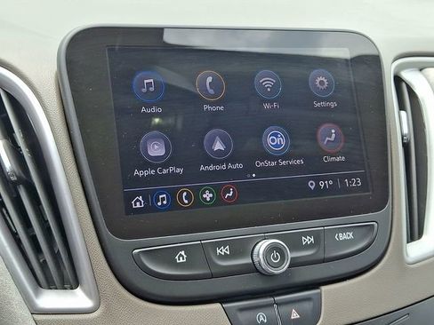 Used 2022 Chevrolet Malibu LT FWD image 17