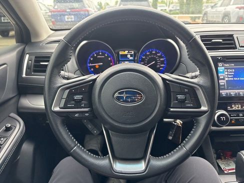 Used 2018 Subaru Outback 2.5i Premium AWD/4WD image 2