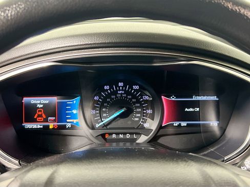 Used 2020 Ford Fusion SE image 23