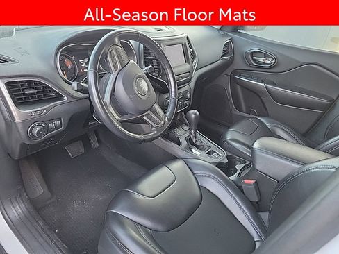 Used 2020 Jeep Cherokee Latitude Plus w/ Cold Weather Group FWD image 7