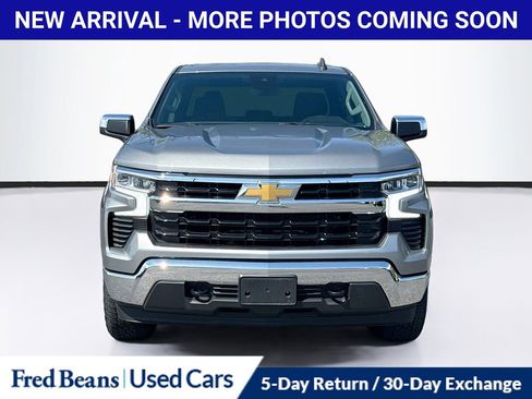 Used 2023 Chevrolet Silverado 1500 LT AWD/4WD image 2