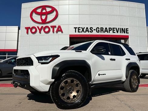 Used 2025 Toyota 4Runner Trailhunter image 2