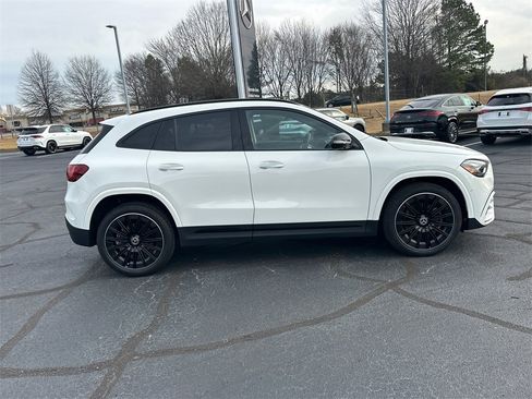 Certified 2025 Mercedes-Benz GLA 250 image 8