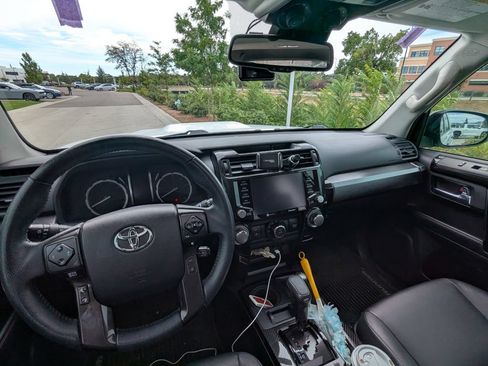 Used 2021 Toyota 4Runner Venture w/ Moonroof Package AWD/4WD image 15