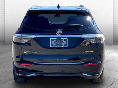 Used 2023 Buick Enclave Avenir image 3