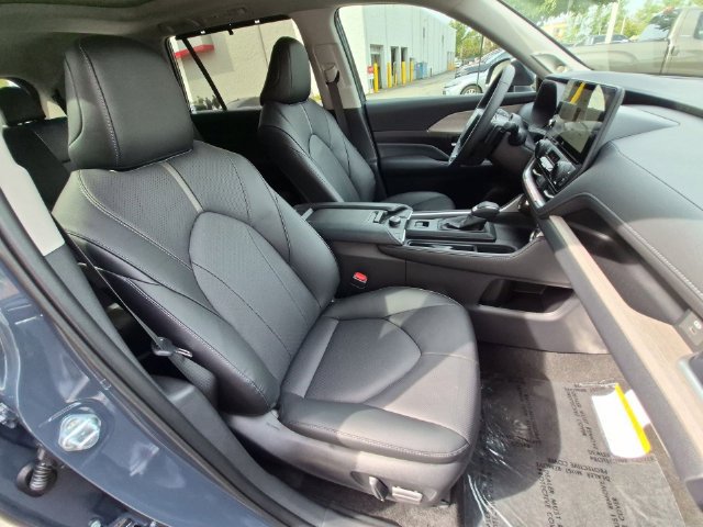 Certified 2026 Toyota Grand Highlander AWD image 33