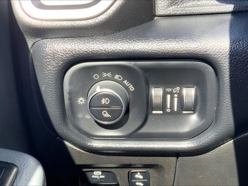 Used 2019 RAM 1500 Big Horn image 36