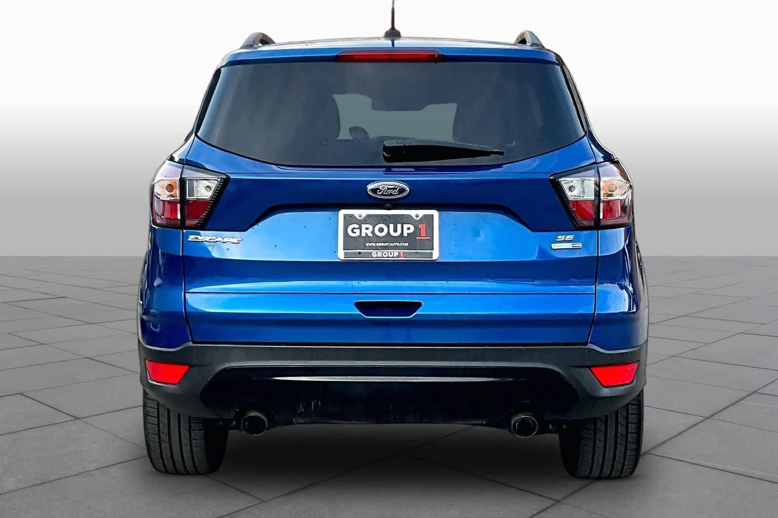 Used 2018 Ford Escape SE w/ SE Sport Appearance Package AWD/4WD image 5