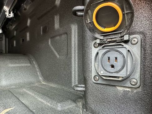 Used 2022 Chevrolet Silverado 3500 LTZ w/ LTZ Convenience Package AWD/4WD image 40