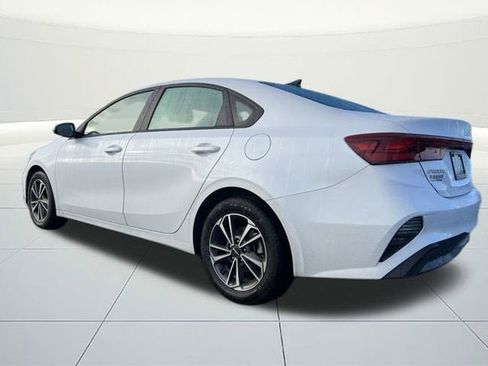 Used 2023 Kia Forte LXS image 3