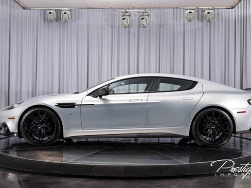 Used 2019 Aston Martin Rapide AMR image 19